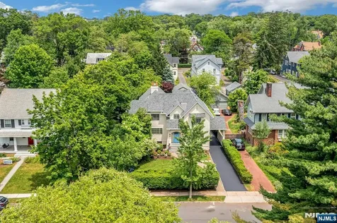 9 Parkway Montclair NJ 07042