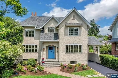 9 Parkway Montclair NJ 07042