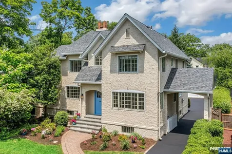 9 Parkway Montclair NJ 07042