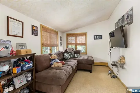 84 Raymond Avenue Rutherford NJ 07070