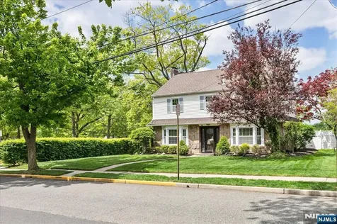 84 Raymond Avenue Rutherford NJ 07070