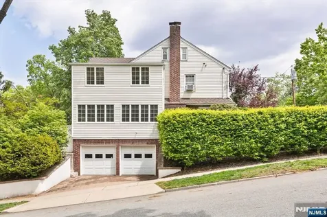 84 Raymond Avenue Rutherford NJ 07070
