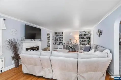 84 Raymond Avenue Rutherford NJ 07070