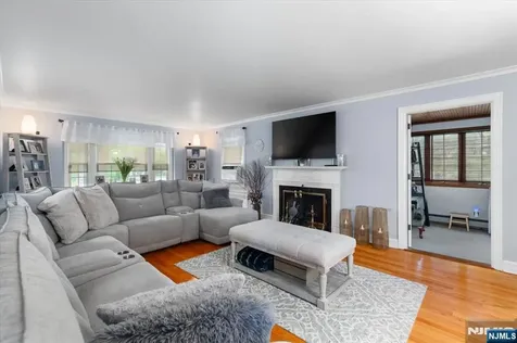 84 Raymond Avenue Rutherford NJ 07070