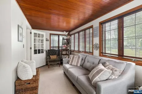 84 Raymond Avenue Rutherford NJ 07070