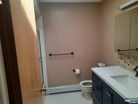 74 Delford Bergenfield NJ 07621