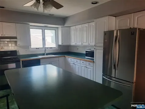 74 Delford Bergenfield NJ 07621