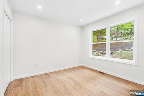 39 Old Road Ringwood NJ 07456