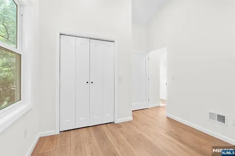 39 Old Road Ringwood NJ 07456