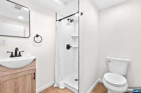 39 Old Road Ringwood NJ 07456