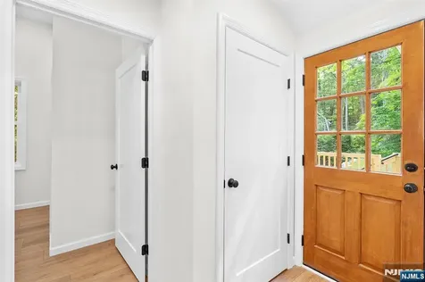 39 Old Road Ringwood NJ 07456