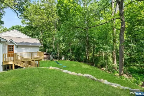 39 Old Road Ringwood NJ 07456