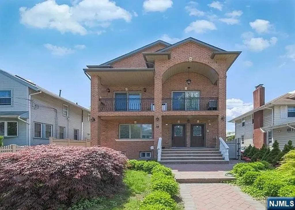 72 Brinkerhoff Terrace Palisades Park NJ 07650
