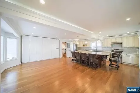 72 Brinkerhoff Terrace Palisades Park NJ 07650