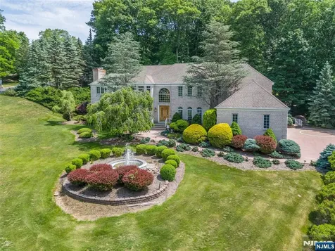 5 Raine Tree Court Kinnelon Borough NJ 07405