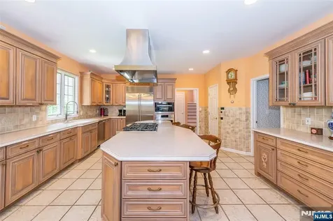 5 Raine Tree Court Kinnelon Borough NJ 07405