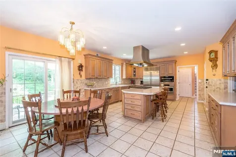 5 Raine Tree Court Kinnelon Borough NJ 07405