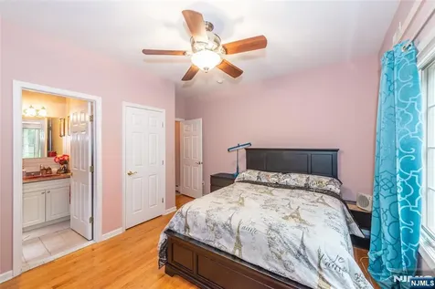 5 Raine Tree Court Kinnelon Borough NJ 07405
