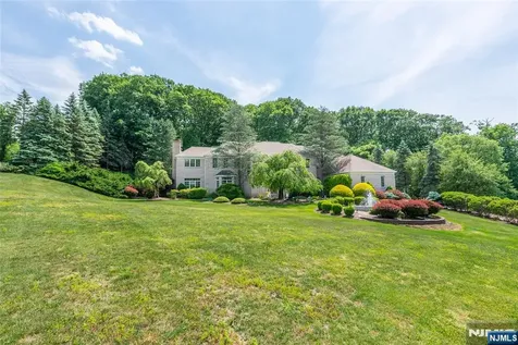 5 Raine Tree Court Kinnelon Borough NJ 07405