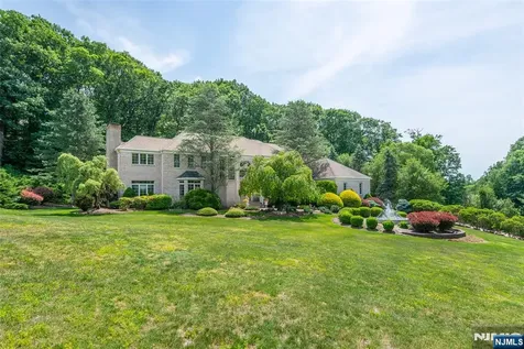 5 Raine Tree Court Kinnelon Borough NJ 07405