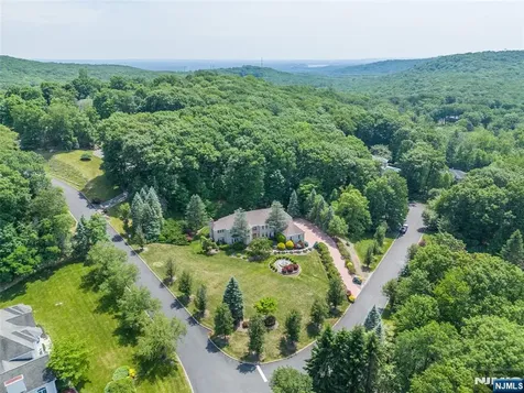 5 Raine Tree Court Kinnelon Borough NJ 07405