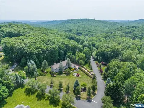 5 Raine Tree Court Kinnelon Borough NJ 07405