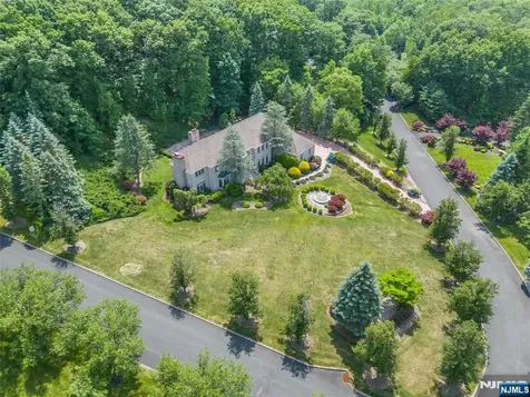 5 Raine Tree Court Kinnelon Borough NJ 07405
