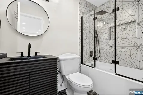 5 Krueger Court Newark NJ 07103