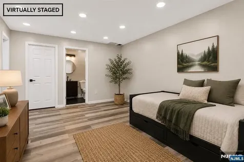 5 Krueger Court Newark NJ 07103