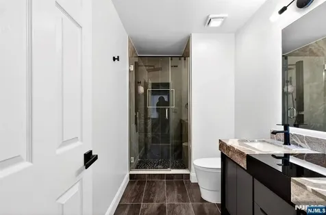5 Krueger Court Newark NJ 07103