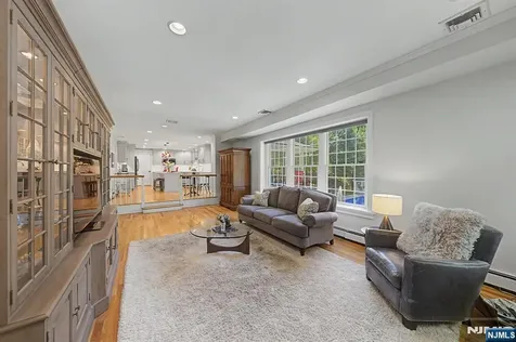 11 Goose Cove Lane Ramsey NJ 07446