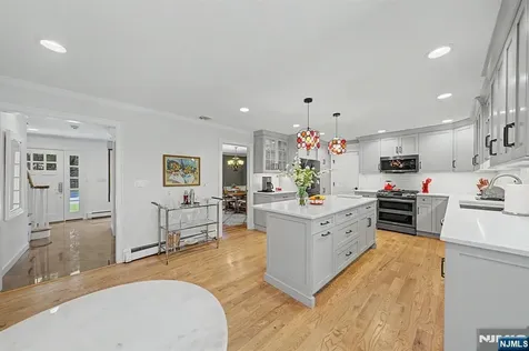 11 Goose Cove Lane Ramsey NJ 07446