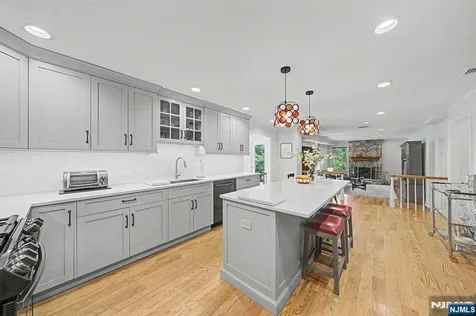 11 Goose Cove Lane Ramsey NJ 07446