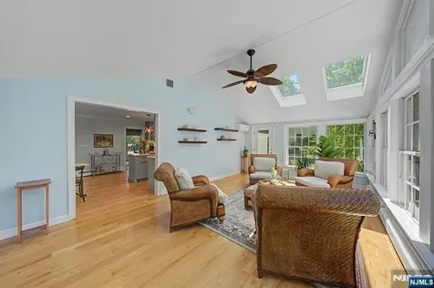 11 Goose Cove Lane Ramsey NJ 07446