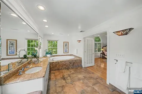 11 Goose Cove Lane Ramsey NJ 07446