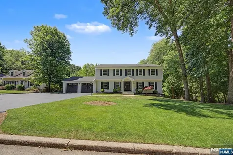 11 Goose Cove Lane Ramsey NJ 07446