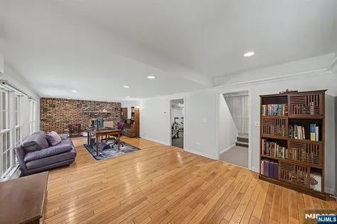 11 Goose Cove Lane Ramsey NJ 07446