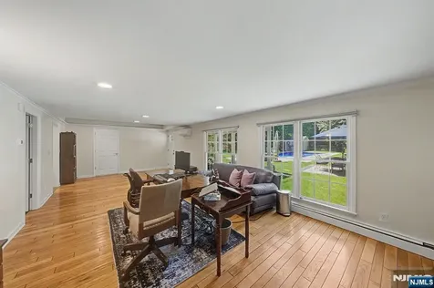 11 Goose Cove Lane Ramsey NJ 07446