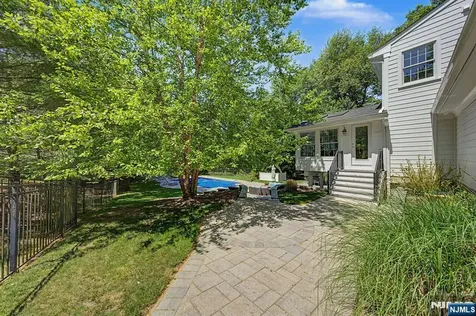 11 Goose Cove Lane Ramsey NJ 07446