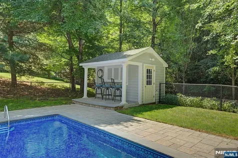 11 Goose Cove Lane Ramsey NJ 07446
