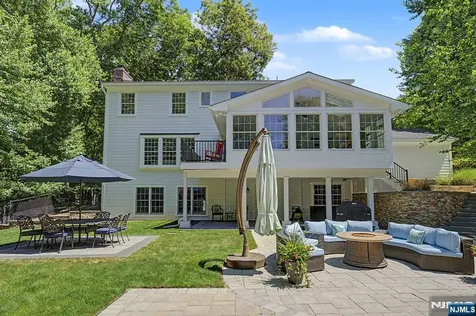 11 Goose Cove Lane Ramsey NJ 07446
