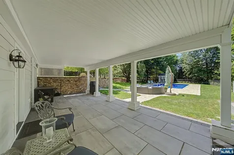 11 Goose Cove Lane Ramsey NJ 07446