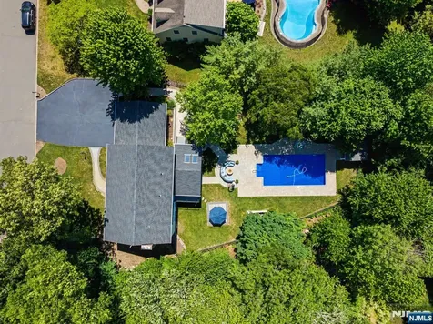 11 Goose Cove Lane Ramsey NJ 07446