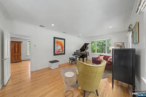 11 Goose Cove Lane Ramsey NJ 07446