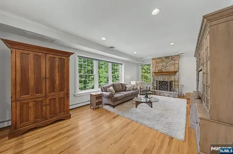 11 Goose Cove Lane Ramsey NJ 07446