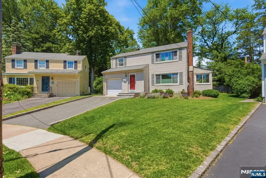13 Potter Court Montclair NJ 07043