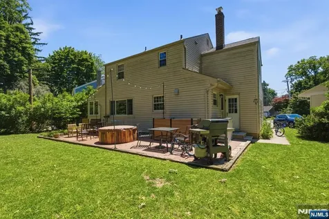 13 Potter Court Montclair NJ 07043
