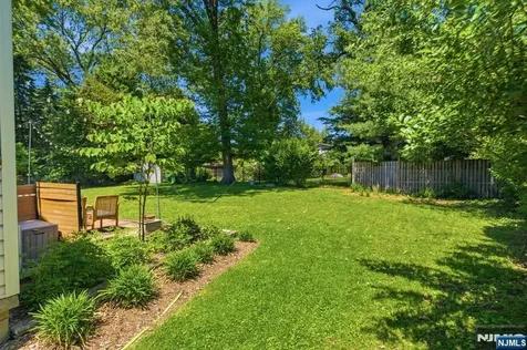 13 Potter Court Montclair NJ 07043