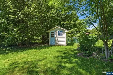 13 Potter Court Montclair NJ 07043