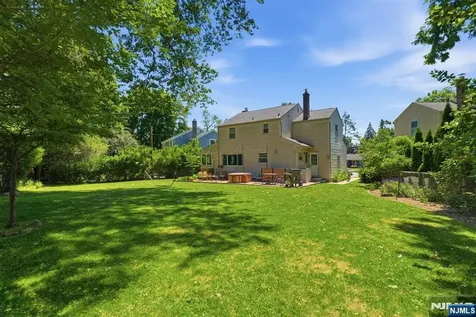 13 Potter Court Montclair NJ 07043
